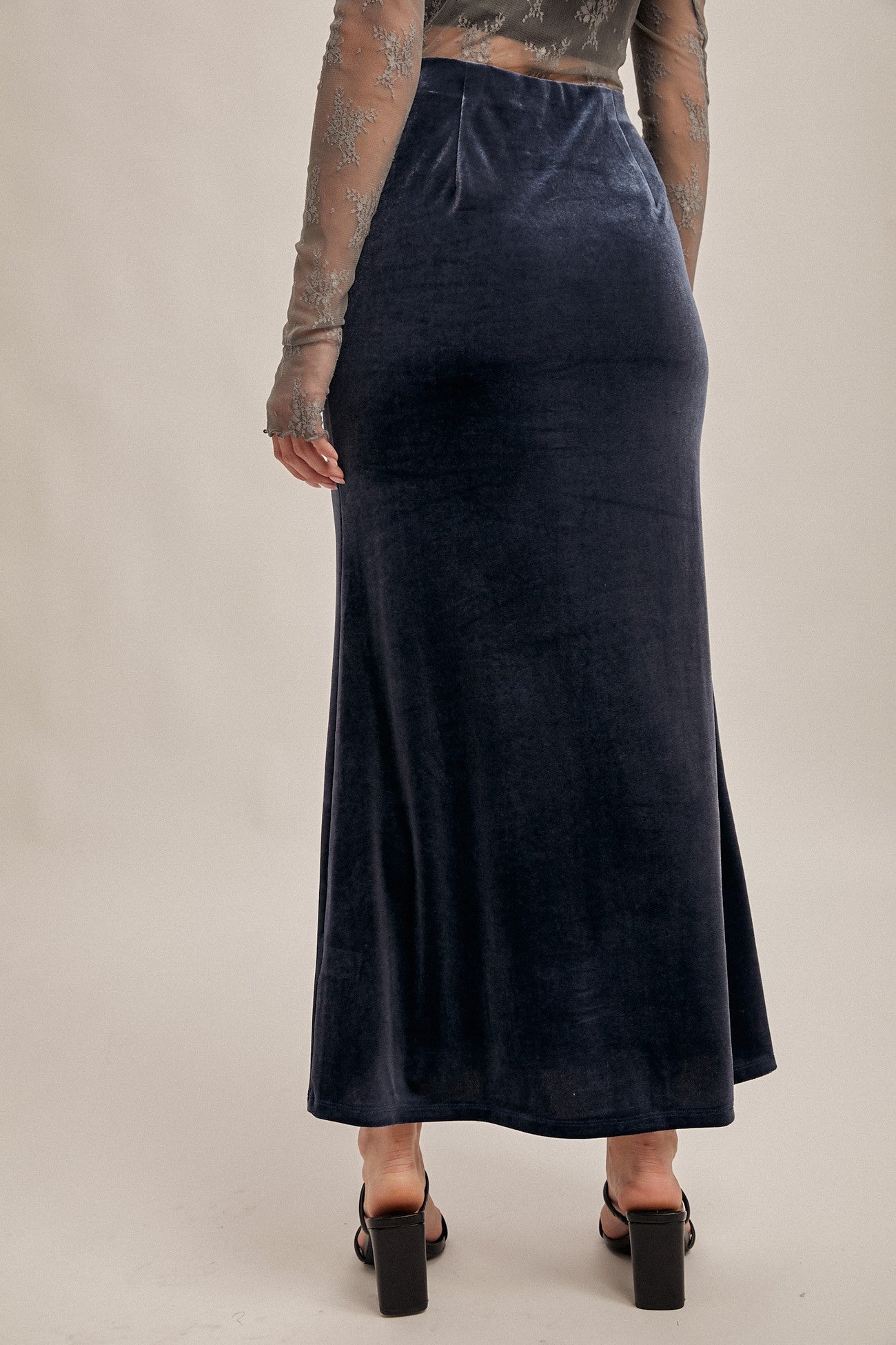 HEM & THREAD VELVET MAXI SKIRT