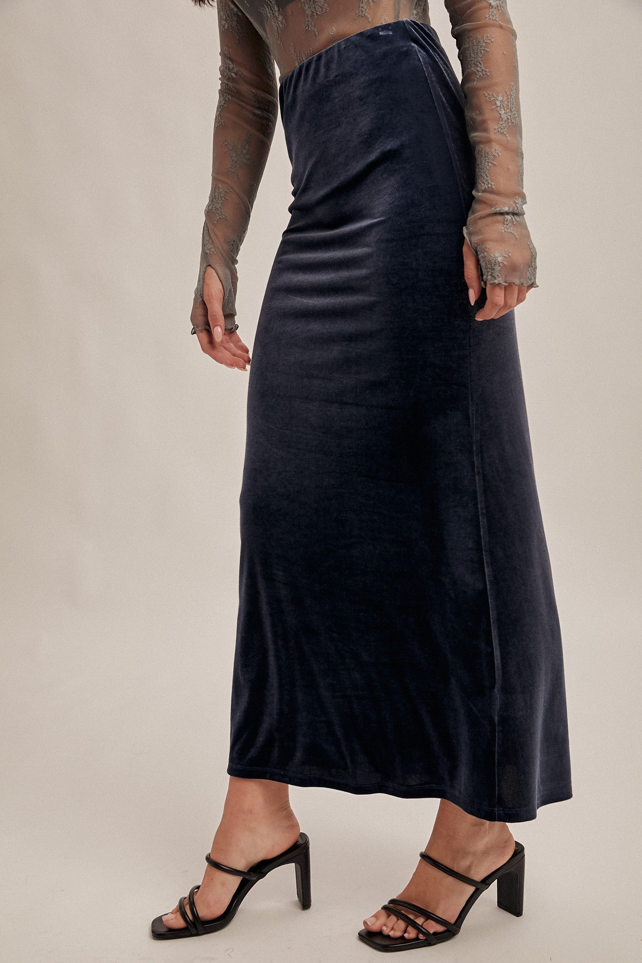 HEM & THREAD VELVET MAXI SKIRT