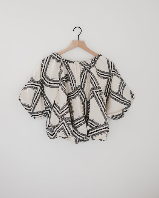 THML Short Sleeve Pattern Flowy Top