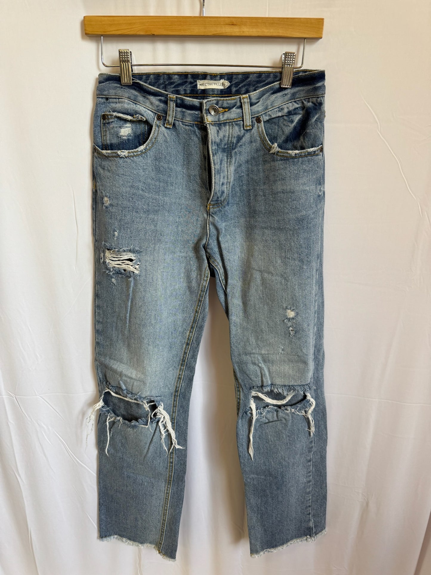 Medium Wash Ripped Cropped Jeans