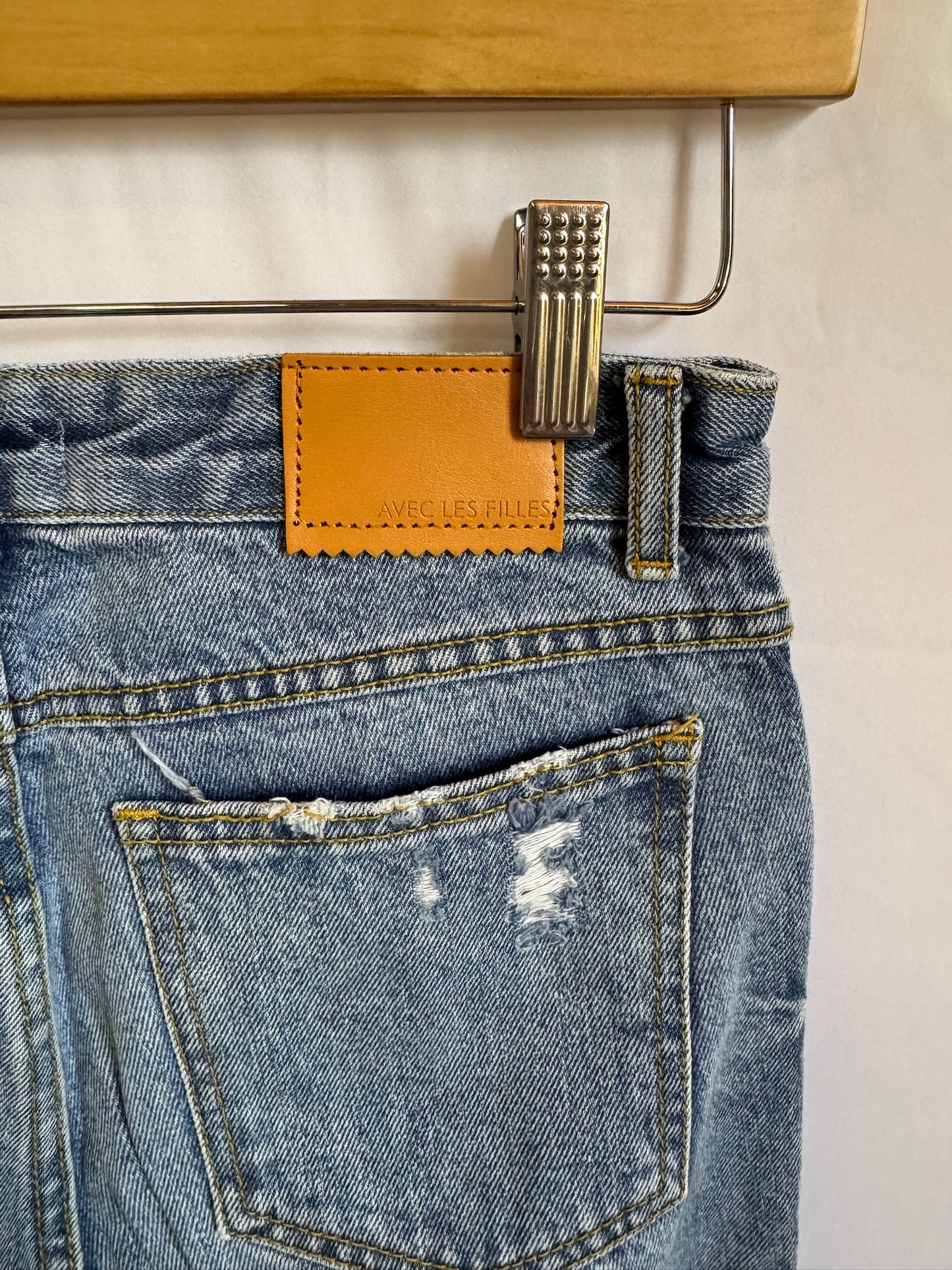 Medium Wash Ripped Cropped Jeans